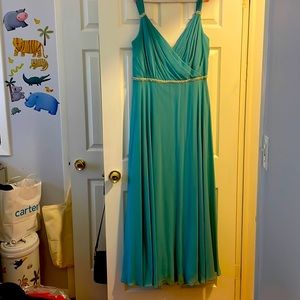 Plus size bridesmaid dress